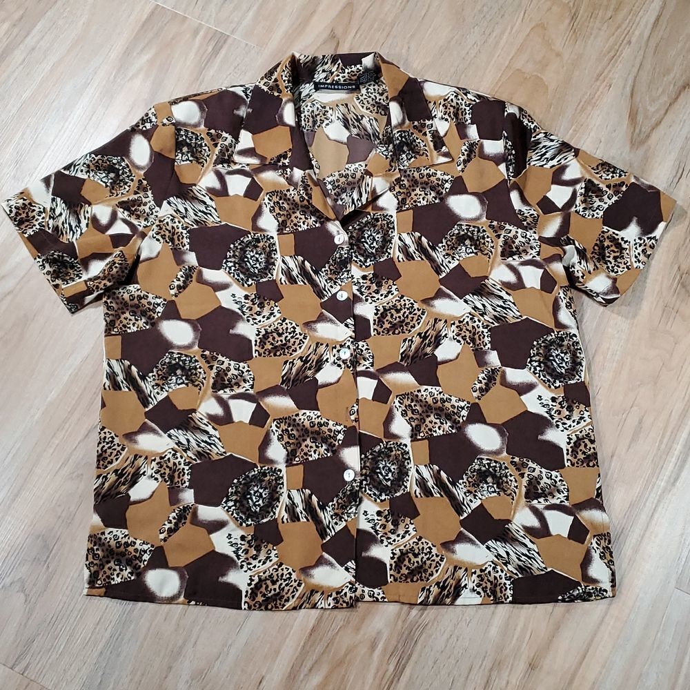 🔺️Vintage Impressions Animal Print Buttoned Blouse Large